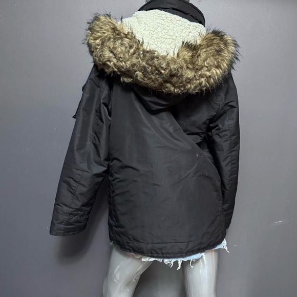 Hollister MENS Faux-Fur Hood Winter Jacket - Picture 4 of 6